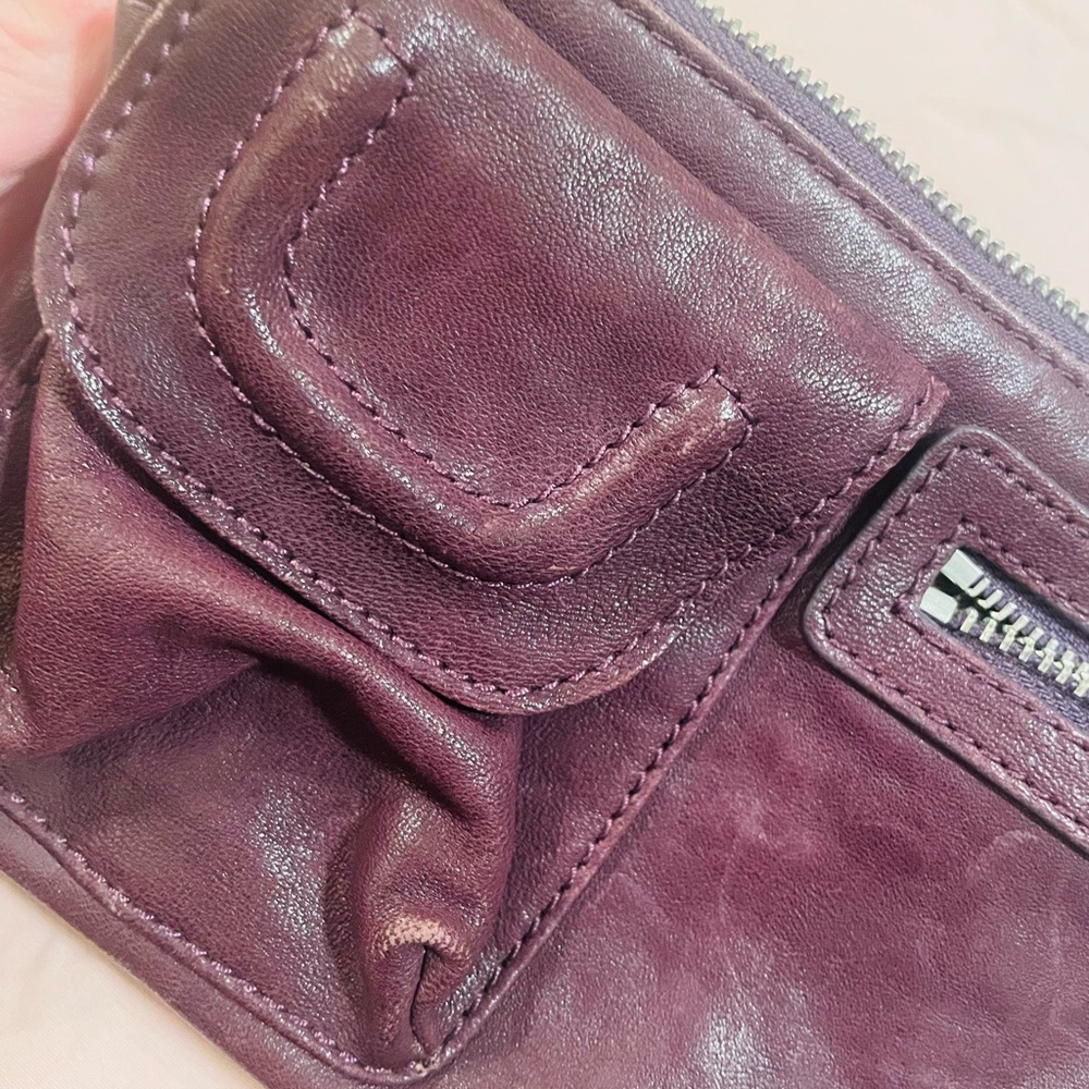YUCCA. Leather wristlet - Picture 3 of 6